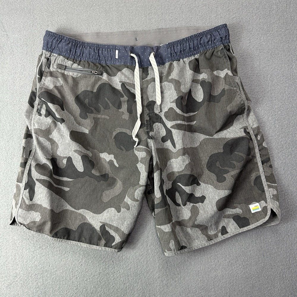Vuori Banks Shorts Mens Large Camo Polka Dot 8" Inseam Unlined Stretch